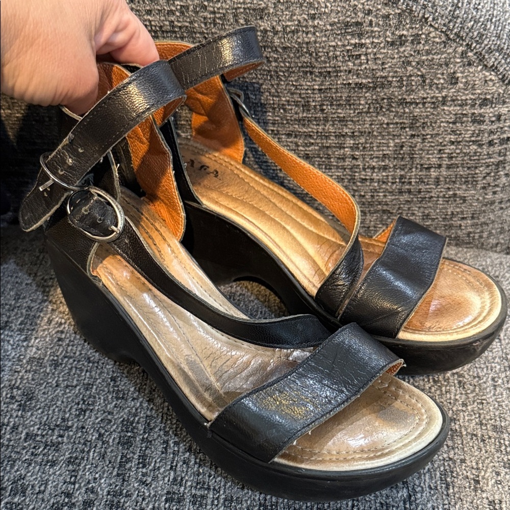 Jafa Black and Tan Sandals